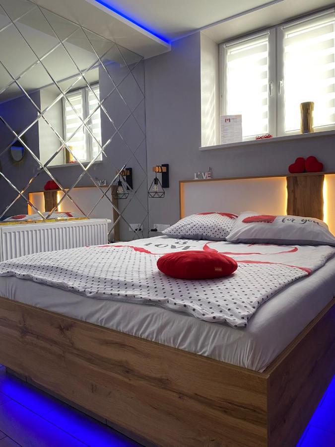 Apartament "Love" Centrum Z Duza Wanna Dla Dwojga Gniezno Kültér fotó