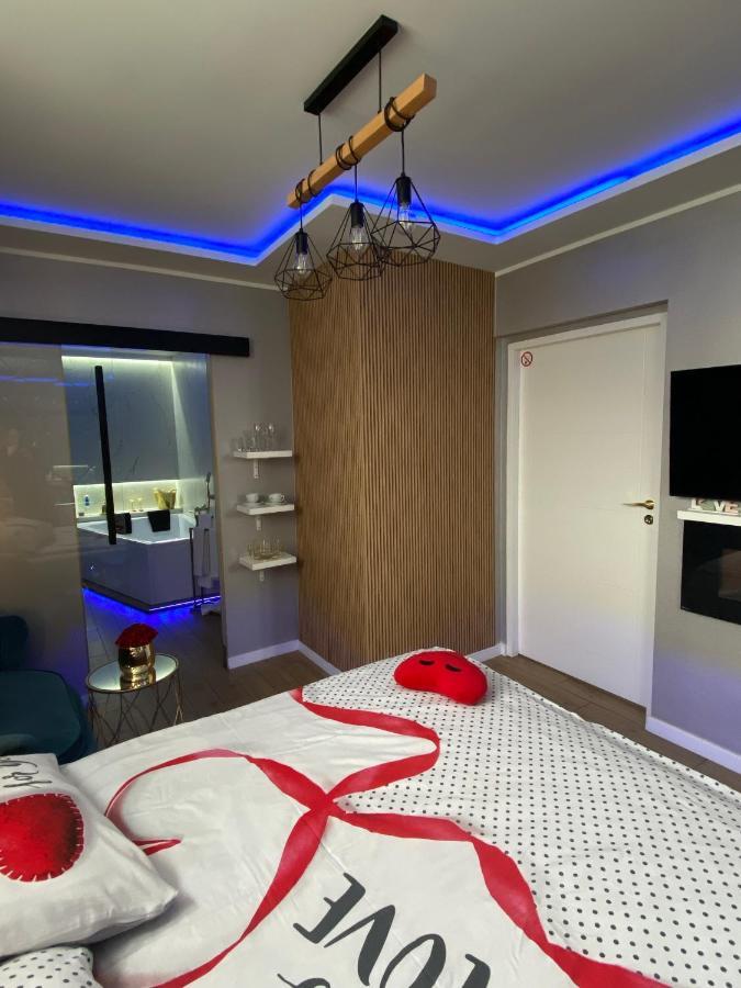 Apartament "Love" Centrum Z Duza Wanna Dla Dwojga Gniezno Kültér fotó